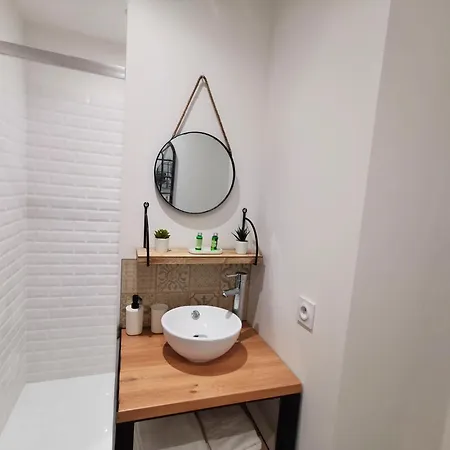 Nuit Etoilee Муасак